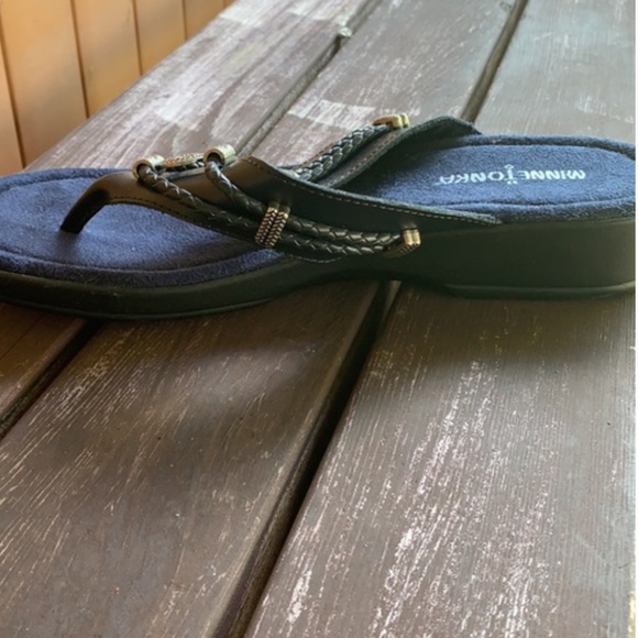 Navy Minnetonka Sandal sz 9 Silverbay - Picture 3 of 6